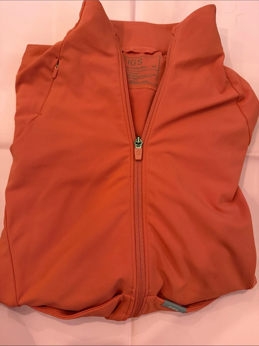 Figs pink contour jacket in XS female - Picture 2 of 2